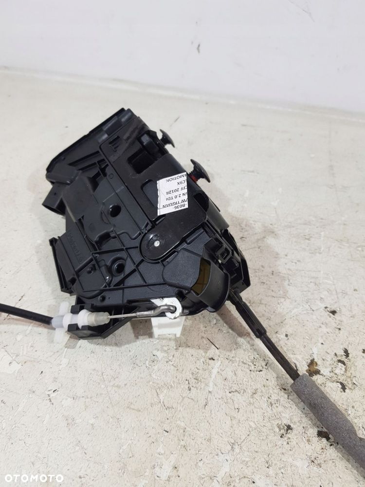 ZAMEK DRZWI PRAWY PRZÓD 5N1837016E VW TIGUAN 5N 2.0 TDI 12R LIFT EUR LC9X - 6