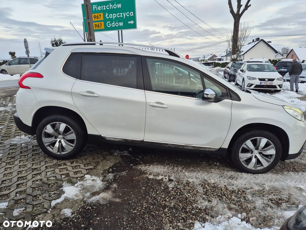 Peugeot 2008 1.6 BlueHDi Allure S&S - 6