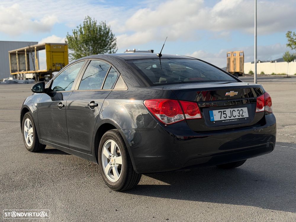 Chevrolet Cruze 1.6 LS - 4