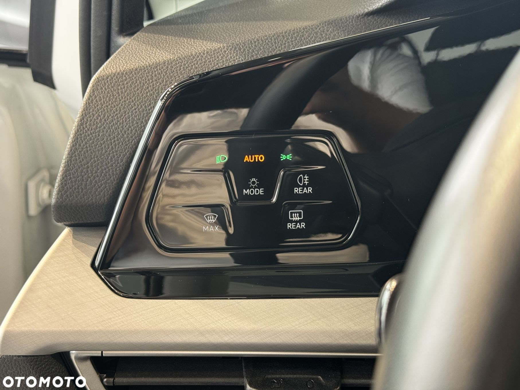 Volkswagen Golf - 25