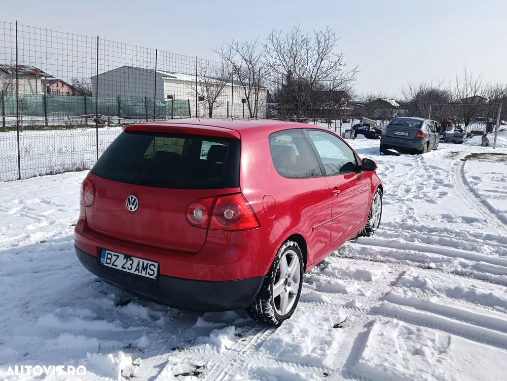 Volkswagen Golf 2.0 FSI Sportline - 3