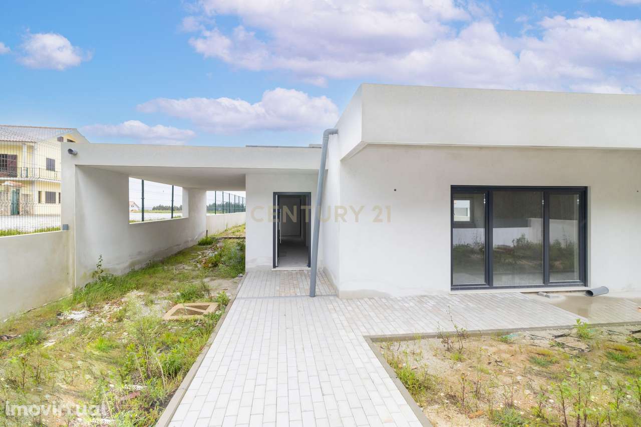 Moradia Térrea T4, em fase final de acabamento -Rio Maior - Grande imagem: 2/31