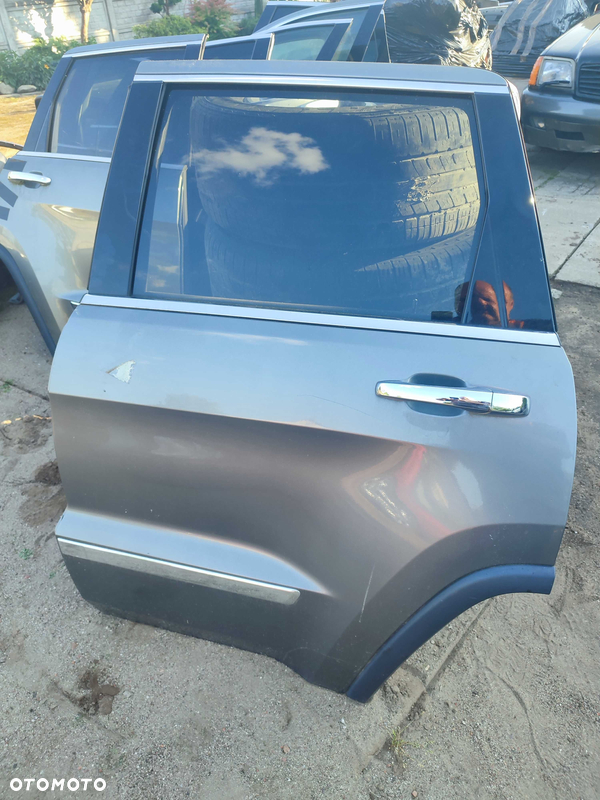 Jeep Grand Cherokee drzwi tylne lewe 2011-13