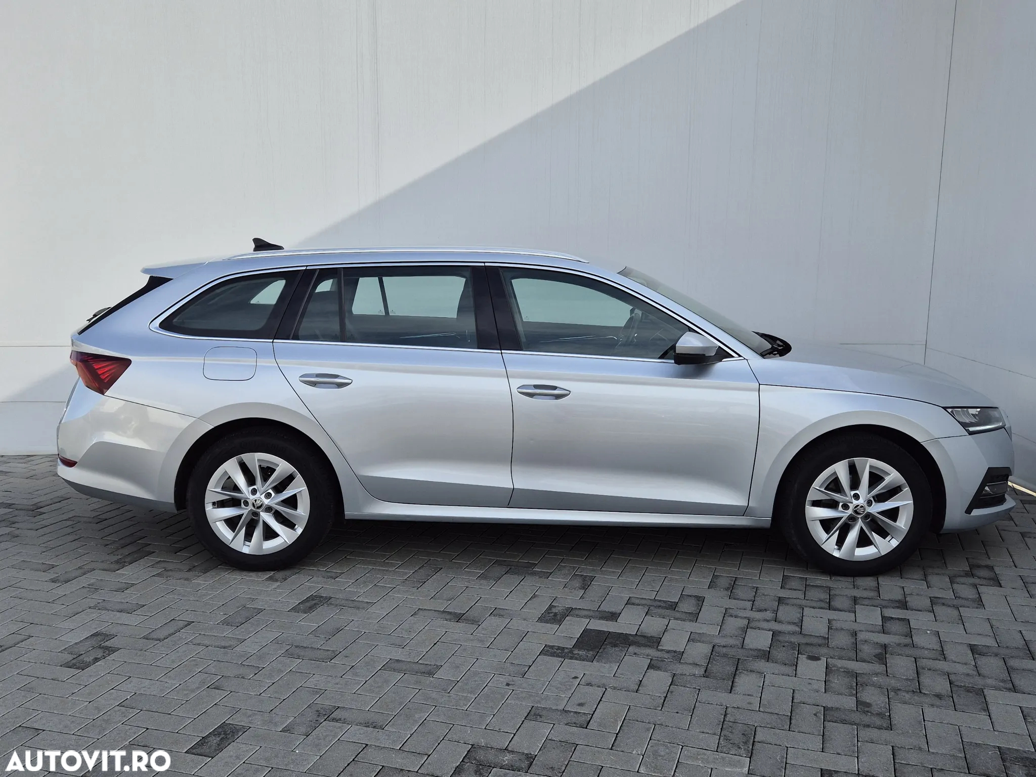 Skoda Octavia Combi Diesel 2.0 TDI DSG Style - 6