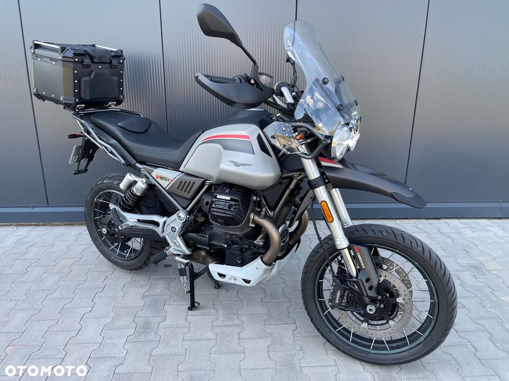 Moto Guzzi V85 - 2