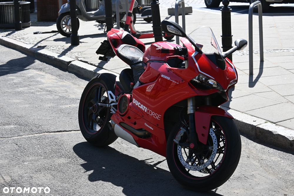 Ducati 1199 Panigale - 1