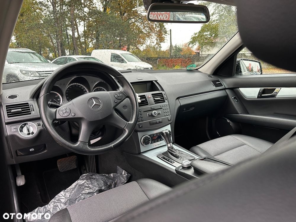 Mercedes-Benz Klasa C 180 T BlueEFFICIENCY 7G-TRONIC Avantgarde - 29