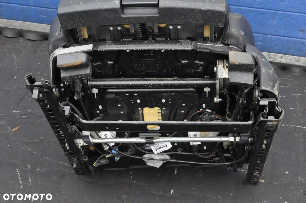 AUDI A5 I FOTEL KIEROWCY SKÓRA UK - 16