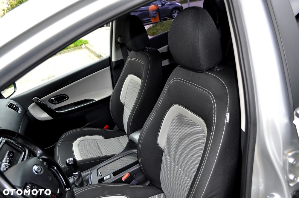 Kia Ceed 1.6 CRDi 128 Platinum Edition - 18