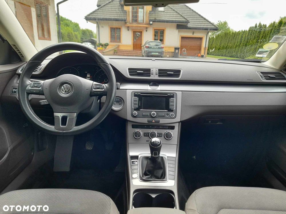 Volkswagen Passat 1.6 TDI BlueMotion Technology R-Line - 19