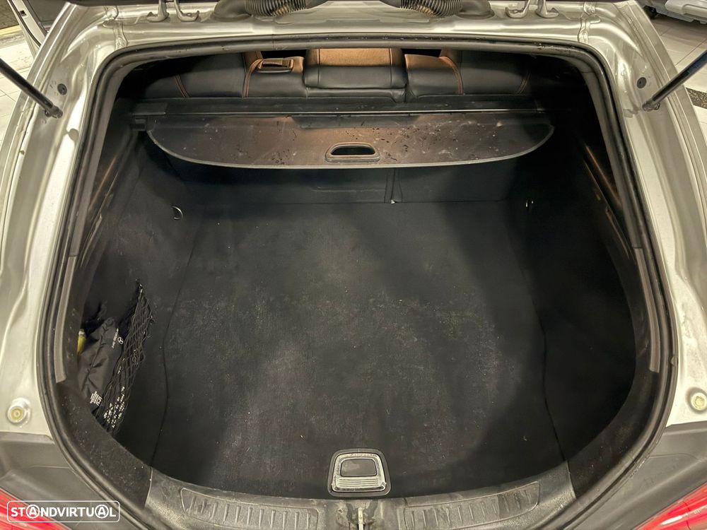 Mercedes-Benz CLA 180 d Shooting Brake AMG Line Aut. - 35