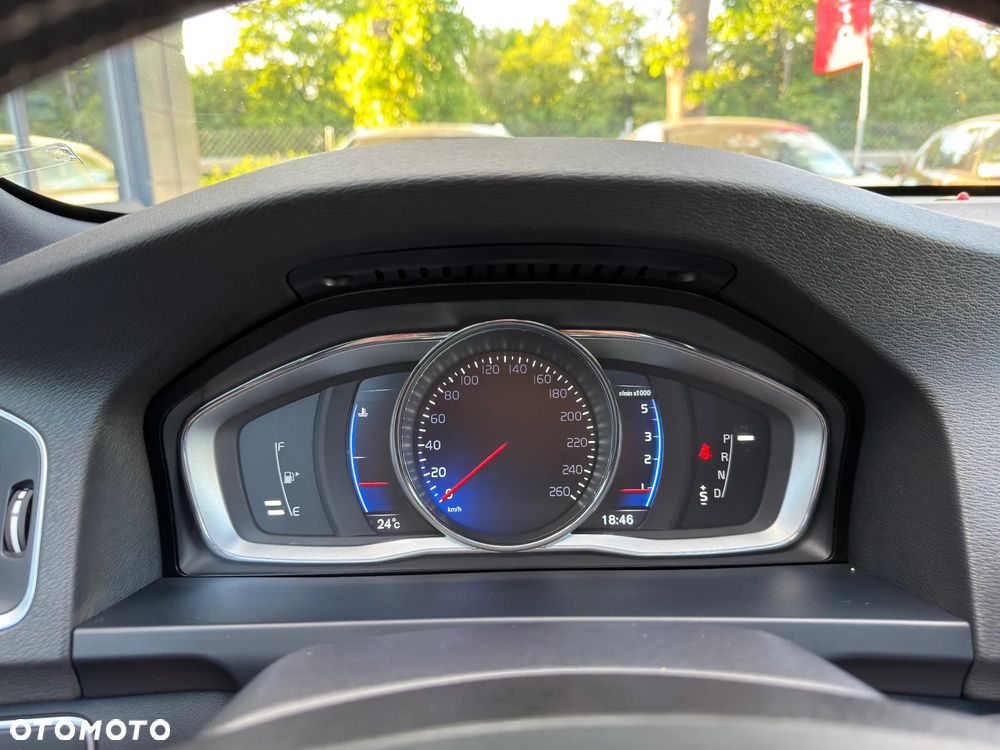 Volvo V60 D3 Drive-E R-Design Momentum - 30
