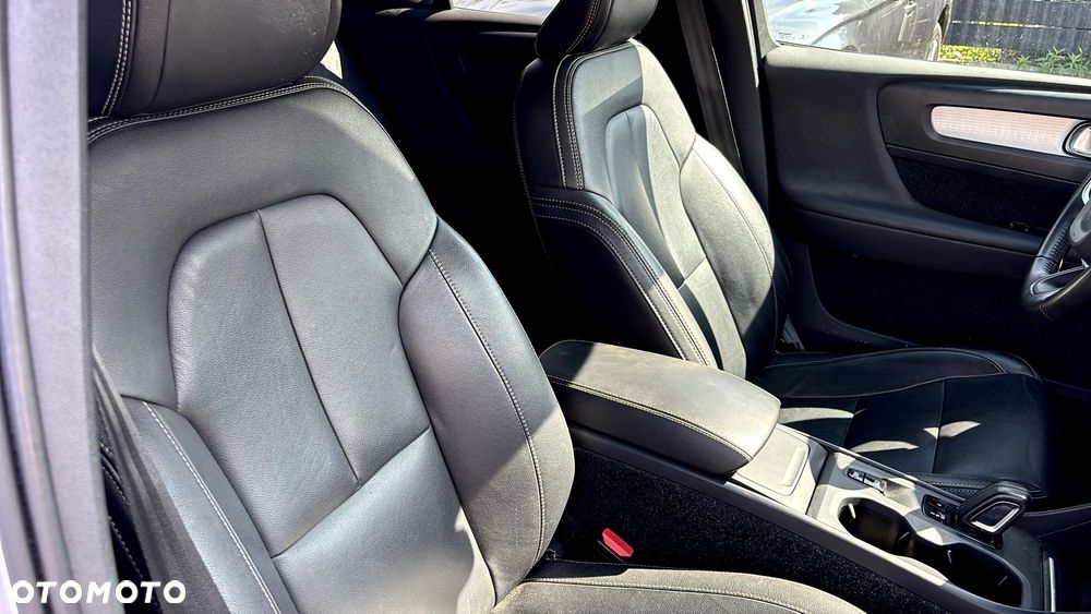 Volvo XC 40 T4 AWD Geartronic Momentum Pro - 20