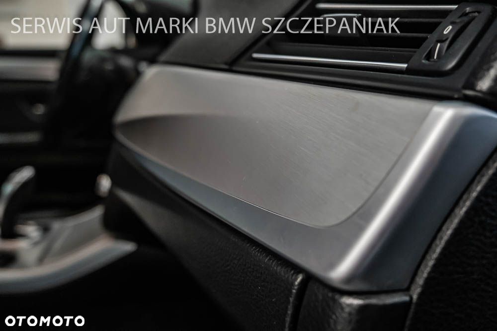 BMW Seria 5 520d xDrive - 31