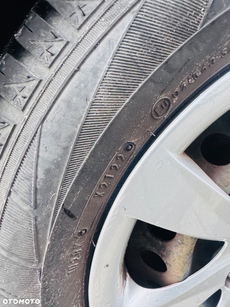 Hyundai i10 1.1 Premium - 8