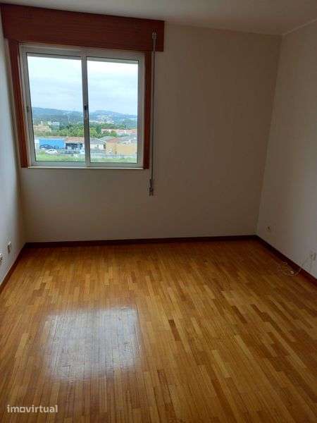 aluguer de apartamento T1 em Serzedo V.N. Gaia - Grande imagem: 3/9