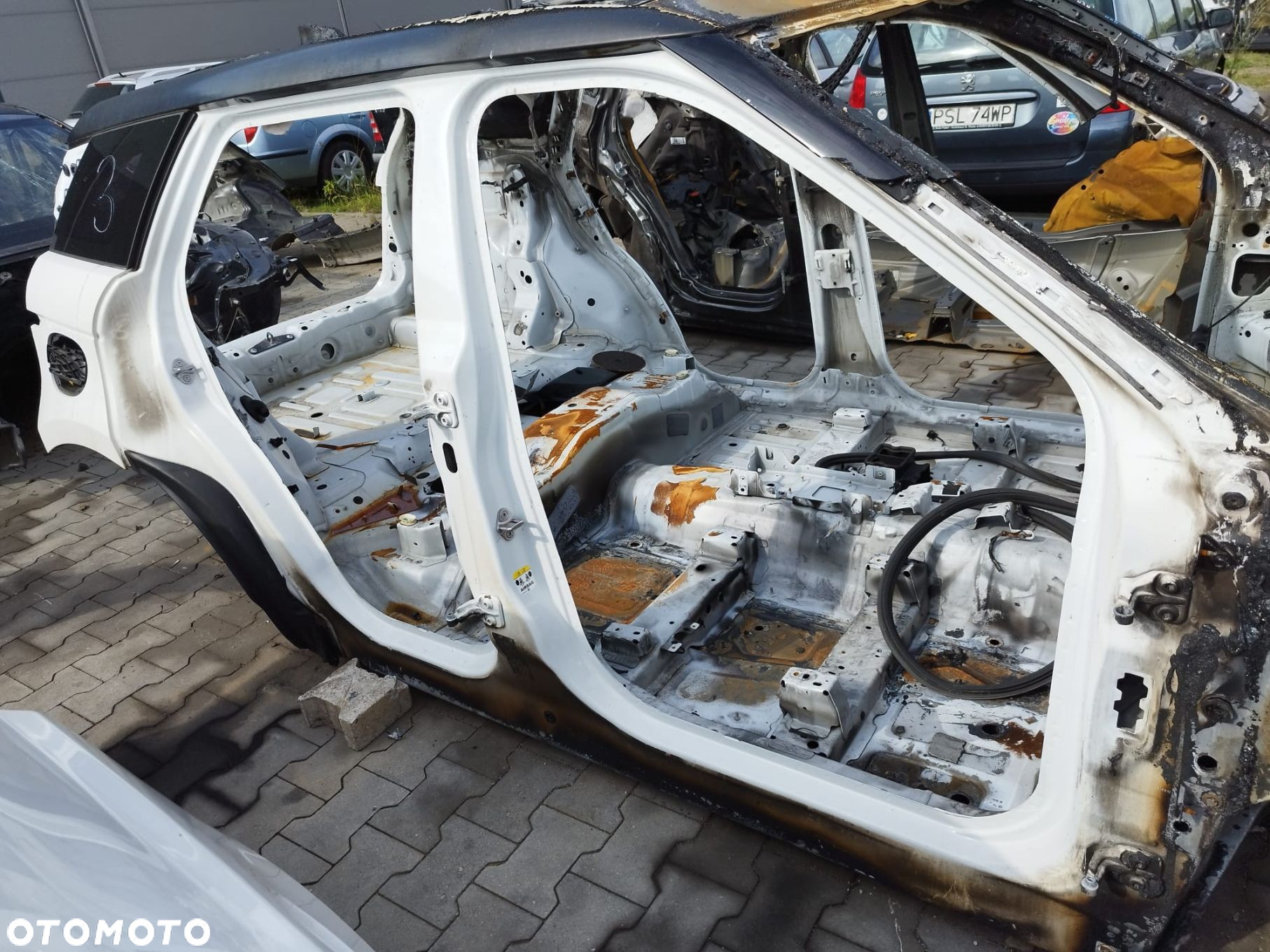 PRÓG PRAWY SŁUPEK ĆWIARTKA RANGE ROVER EVOQUE L551 - 2