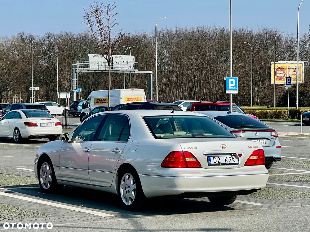 Lexus LS - 10