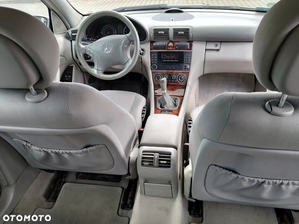 Mercedes-Benz Klasa C 220 T CDI Elegance - 13