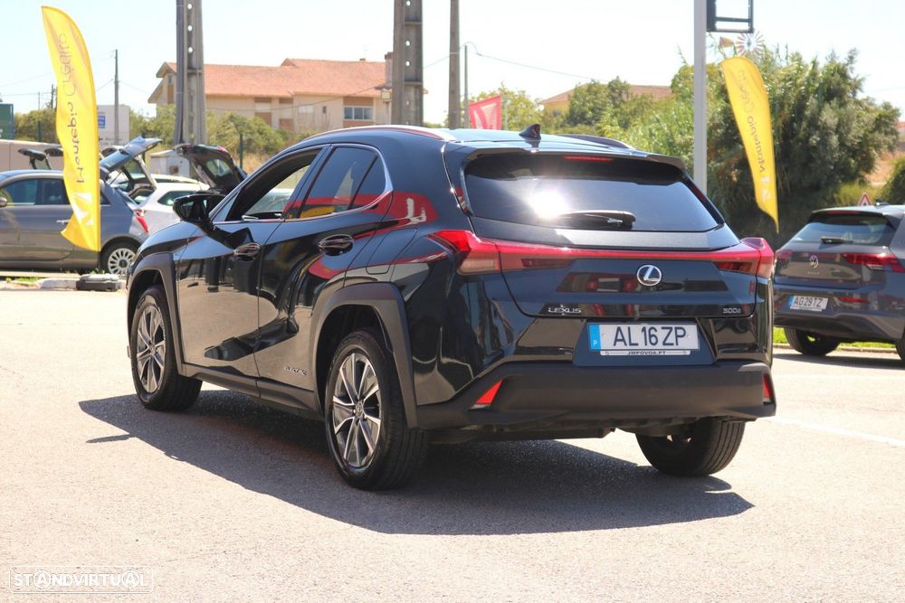 Lexus UX 300e Premium - 8