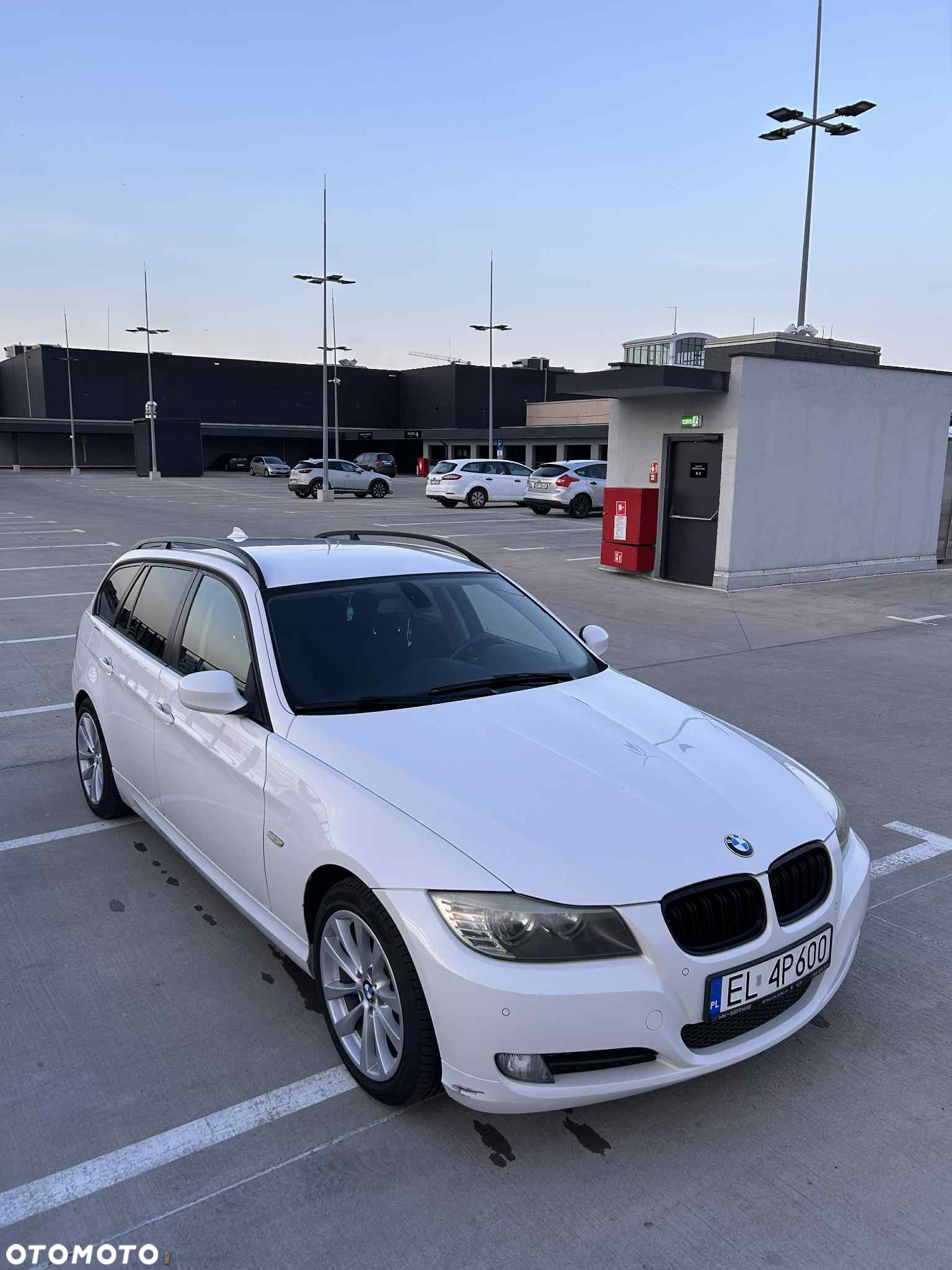 BMW Seria 3 318d DPF Touring - 5