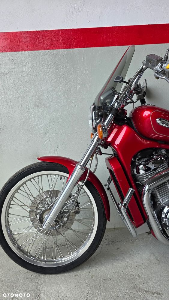 Suzuki Intruder - 7