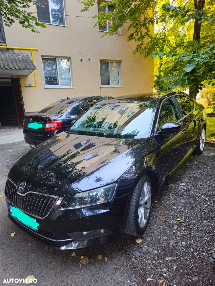 Skoda Superb 2.0 TDI DSG Ambition - 8