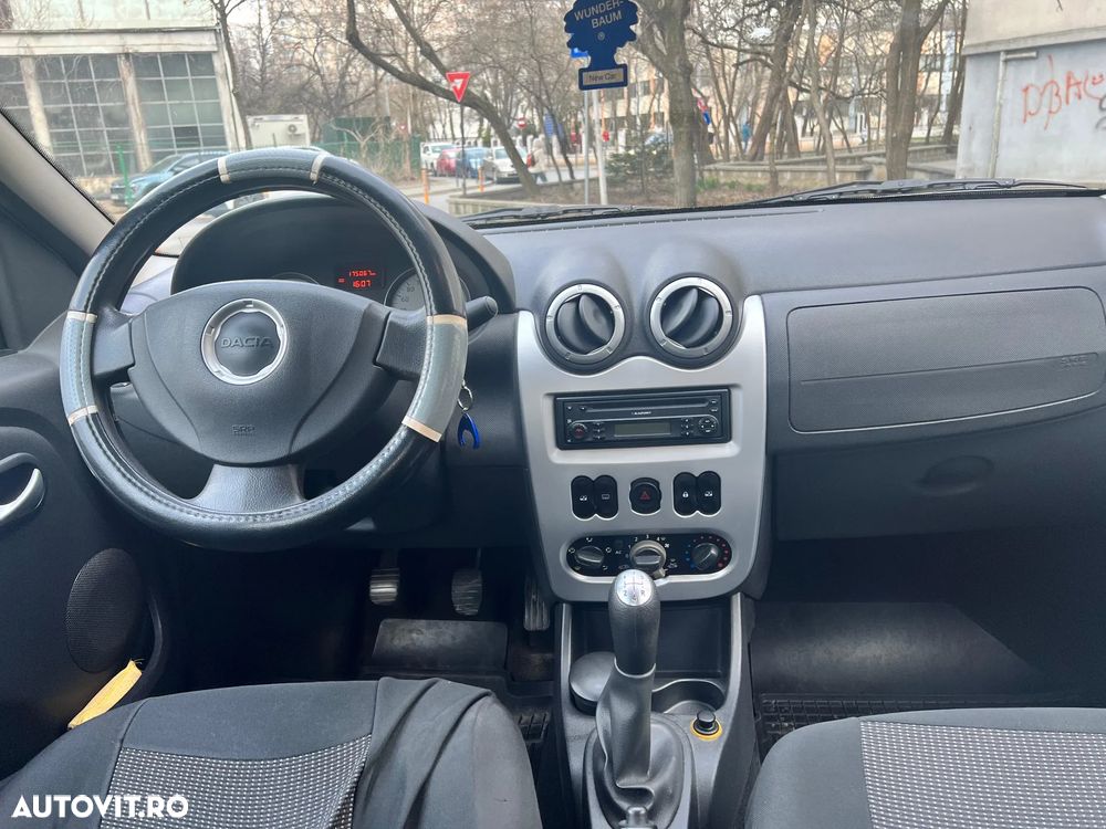 Dacia Logan 1.6 MPI Laureate - 9