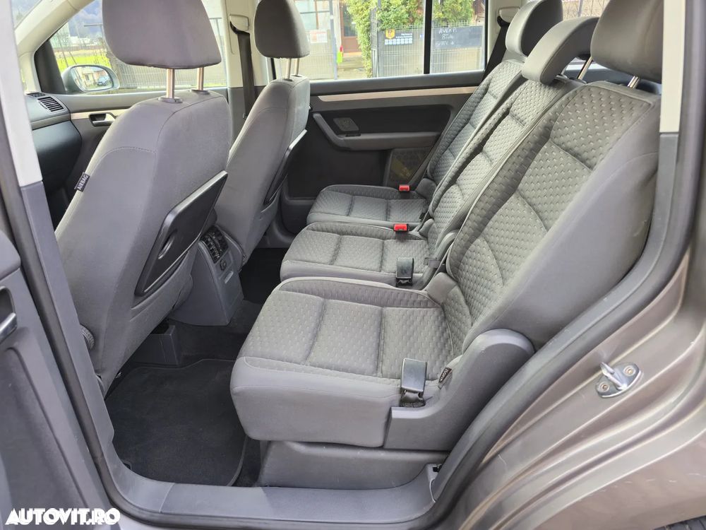 Volkswagen Touran 2.0 TDI DPF Comfortline - 9