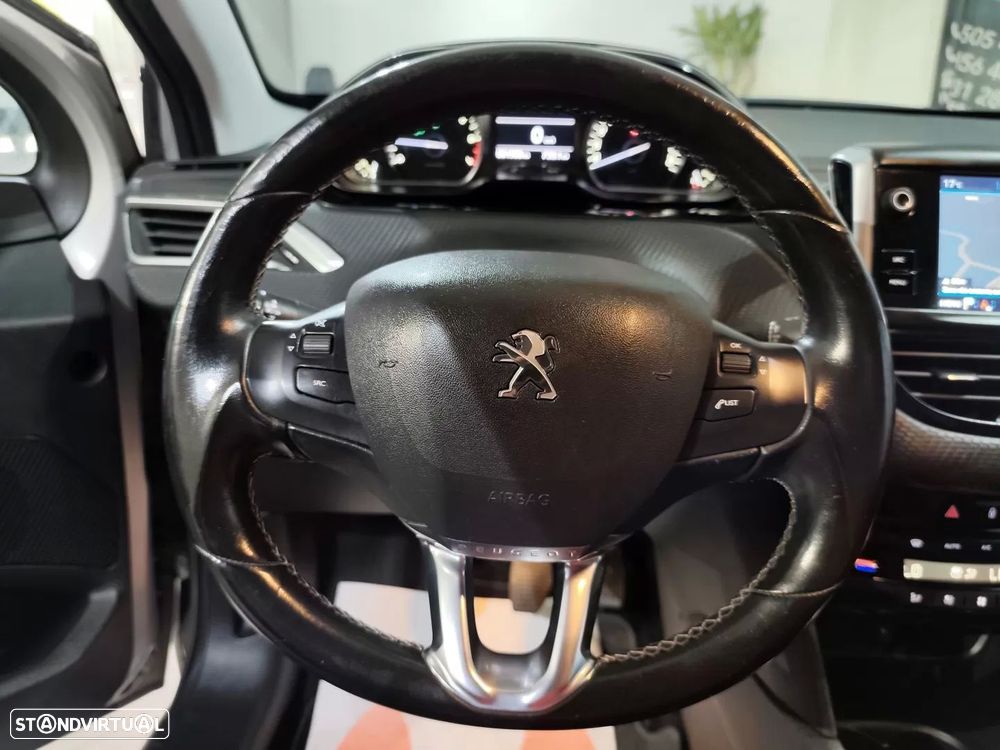 Peugeot 208 1.2 PureTech Allure - 13