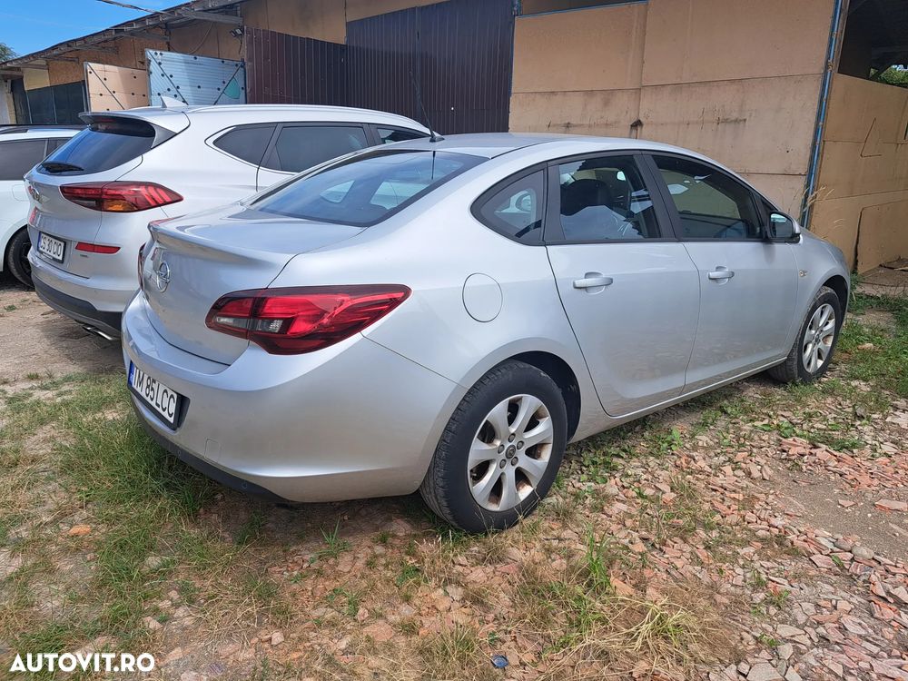 Opel Astra 1.4 Turbo ECOTEC Enjoy - 3