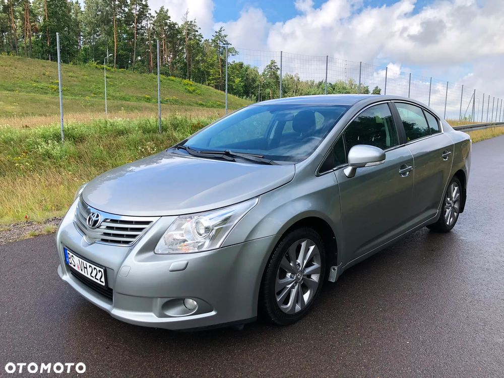 Toyota Avensis 1.8 Active - 12