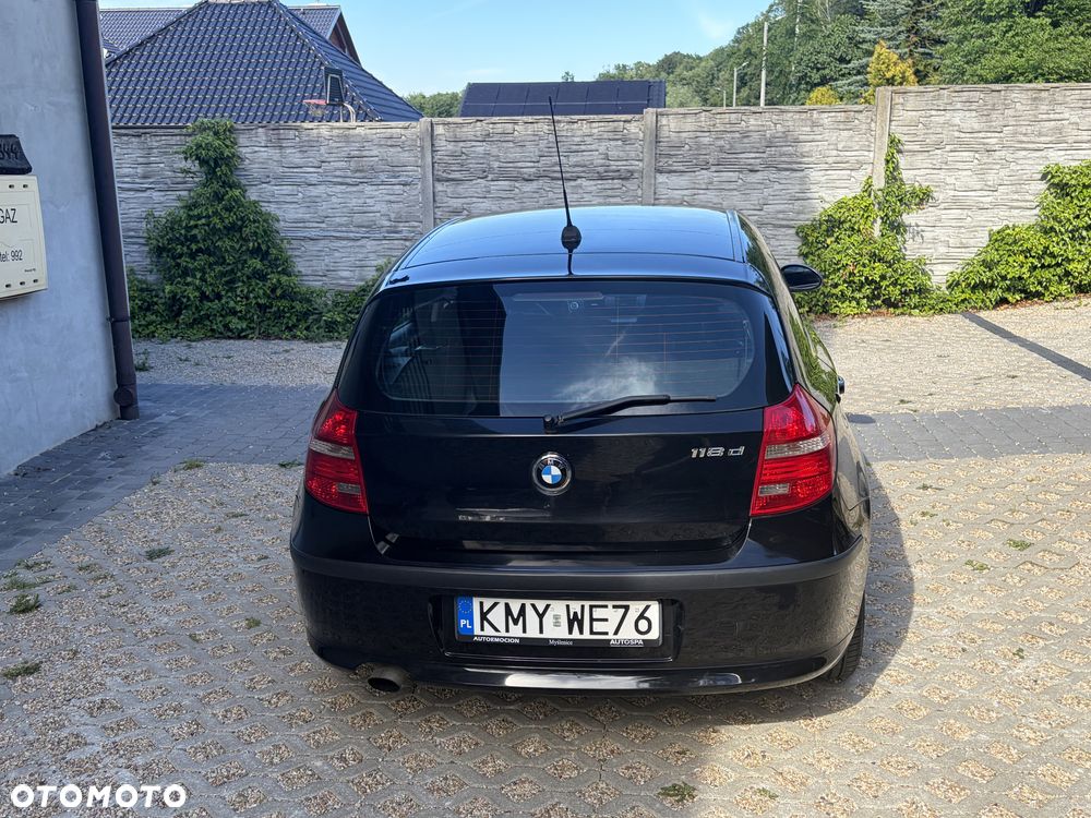 BMW Seria 1 118d DPF - 4
