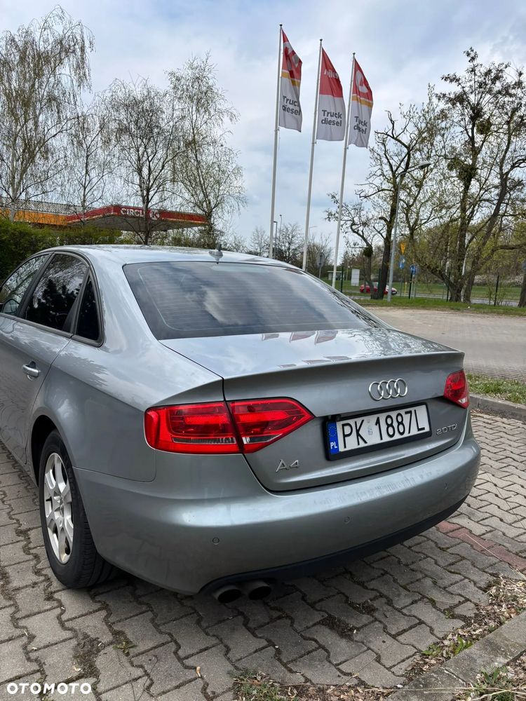 Audi A4 Limousine - 3