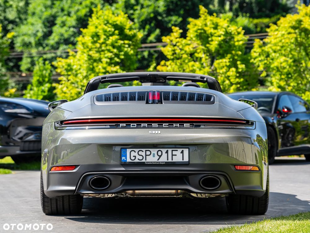 Porsche 911 Carrera - 11