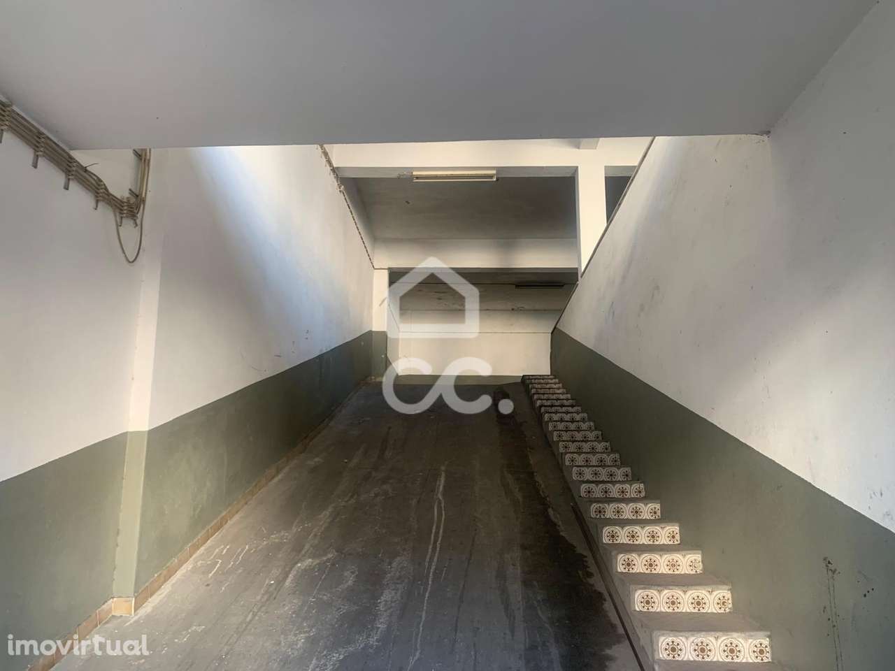 Espaço amplo, na Cruz de Pau - Grande imagem: 3/13