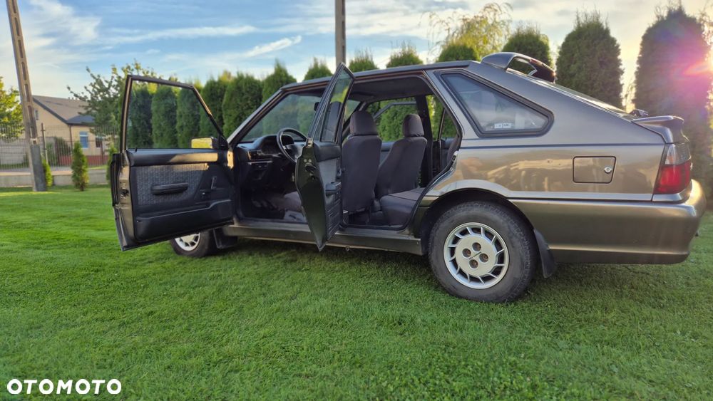 Polonez Caro - 33