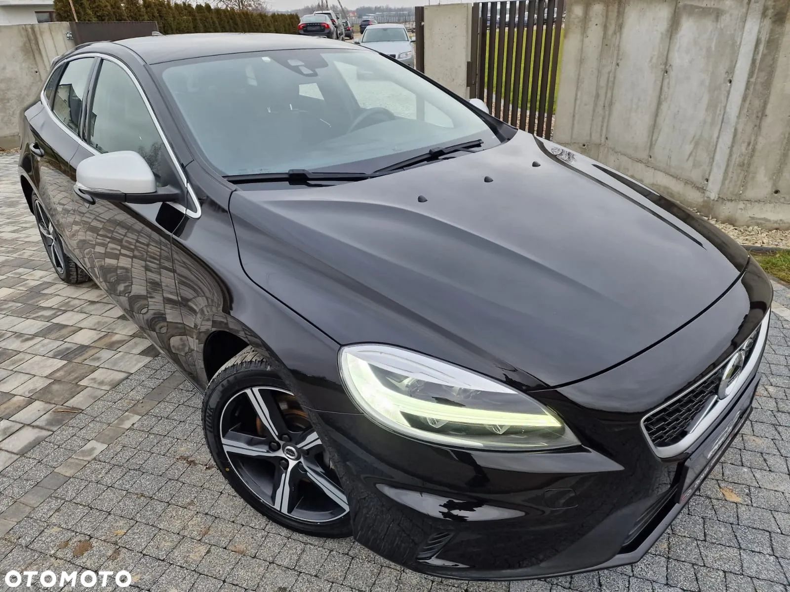 Volvo V40 D3 R Design - 1