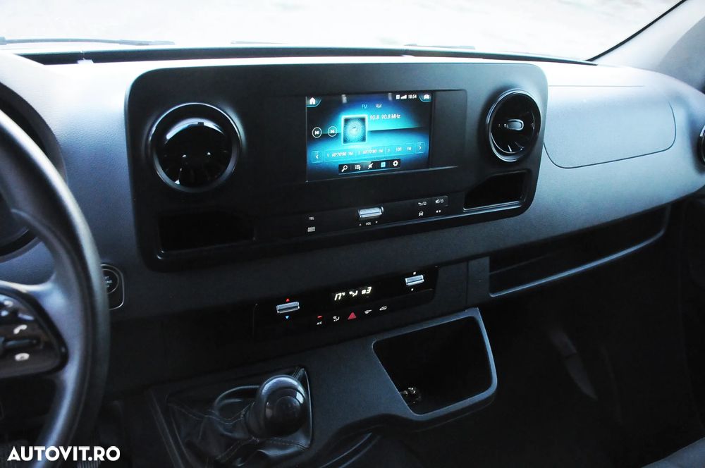 Mercedes-Benz Sprinter - 8