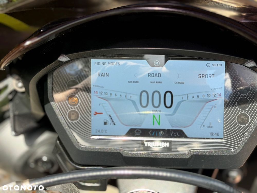 Triumph Street Triple - 31