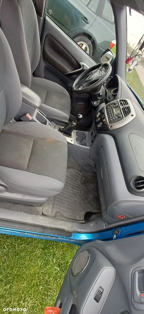 Toyota RAV4 2.0 D-4D 4x4 - 6