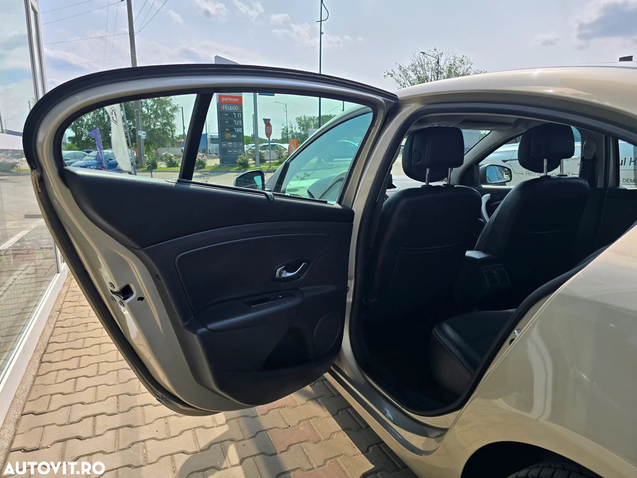 Renault Fluence 1.6 16V 110 Dynamique - 14