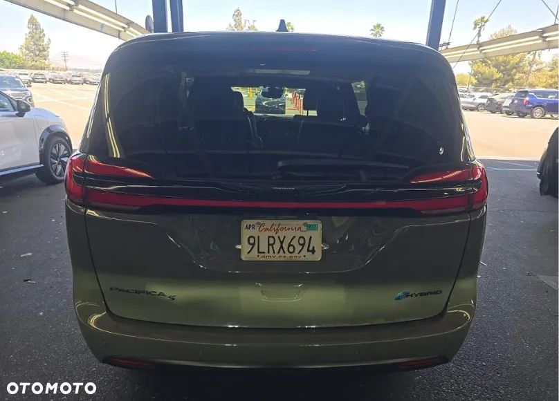 Chrysler Pacifica - 6