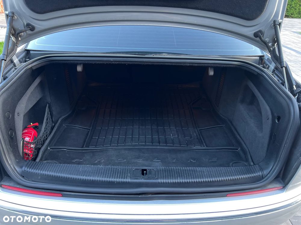 Audi A8 4.2 Quattro - 27