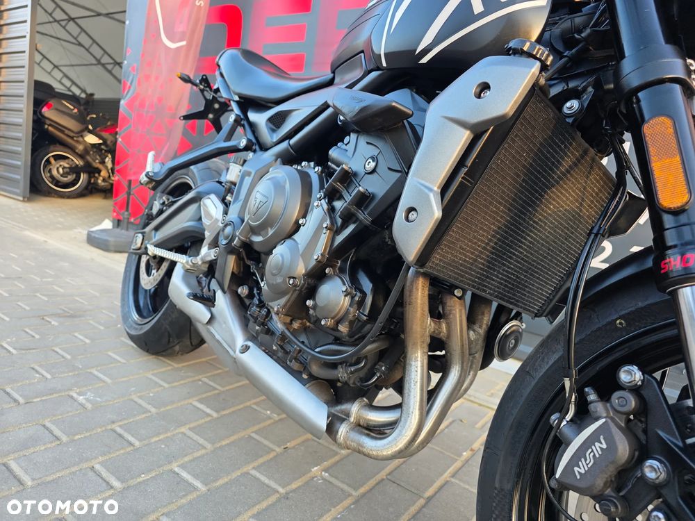Triumph Trident - 30