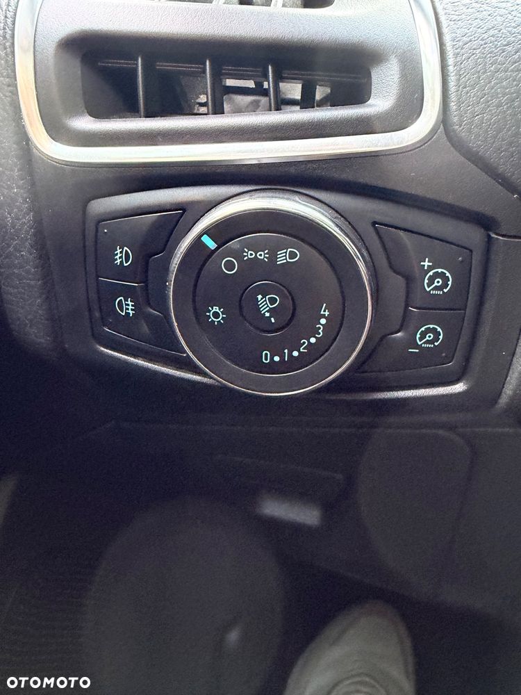 Ford Focus 1.6 TI-VCT Champions Edition - 16