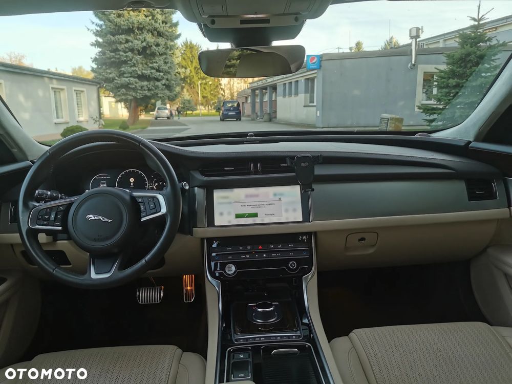 Jaguar XF 2.0 i4D Prestige - 12