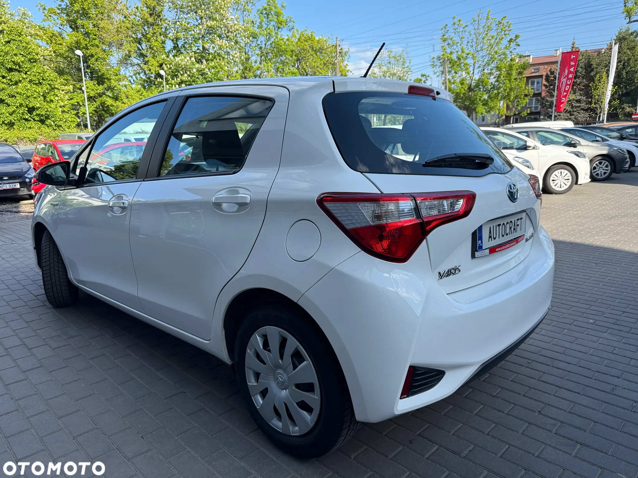 Toyota Yaris Hybrid 100 Active - 18