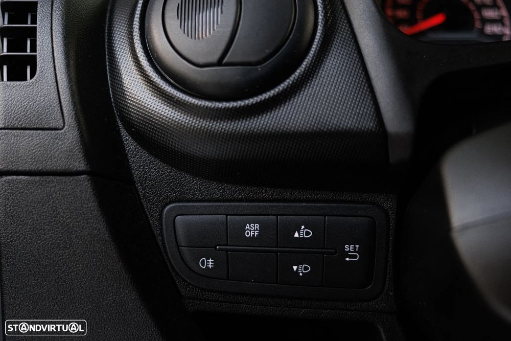 Fiat Fiorino 1.3 M-jet - 11