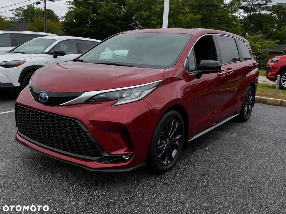 Toyota Sienna - 2